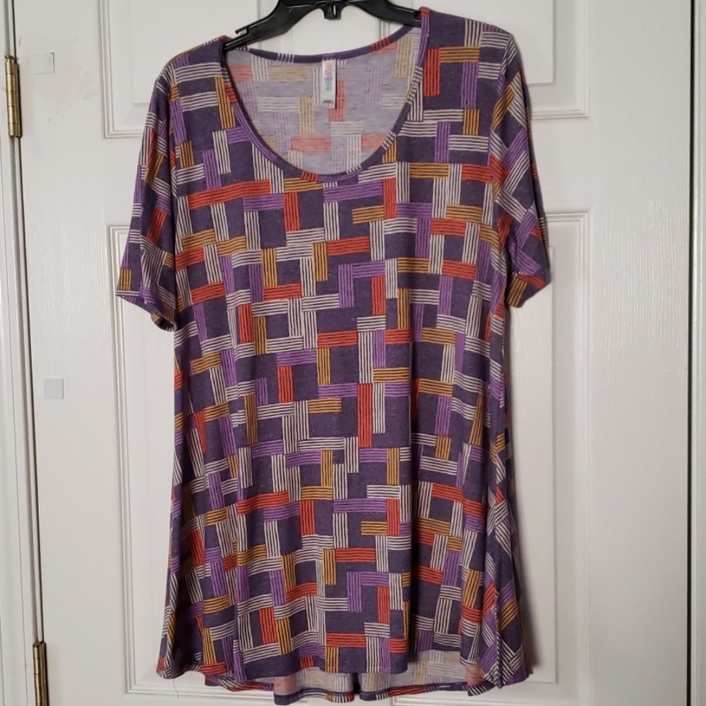Lularoe top size Large